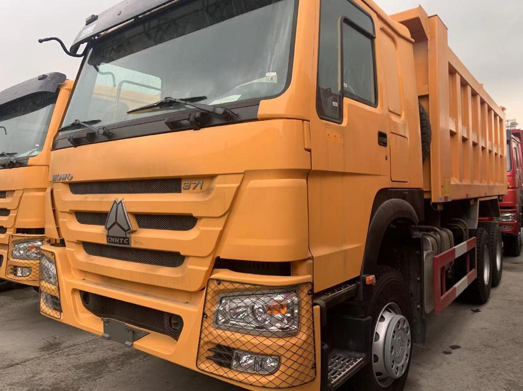 SINOTRUK HOWO 371 — Cabine jaune