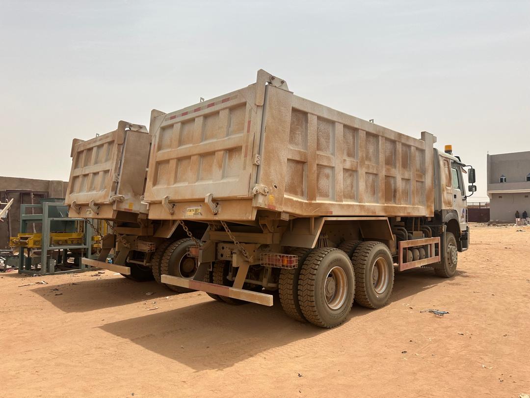 Bennes SINOTRUK HOWO — Vue arrière