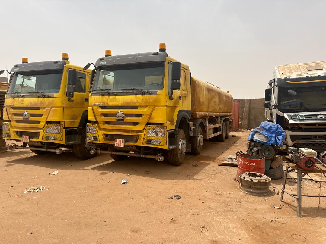 Citerne à eau SINOTRUK HOWO