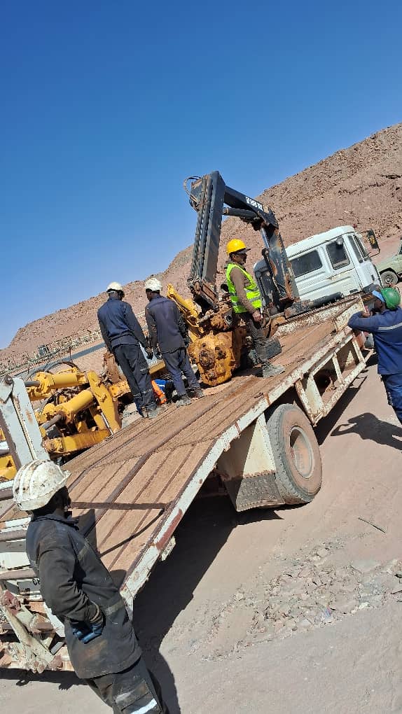 Camion grue en chargement