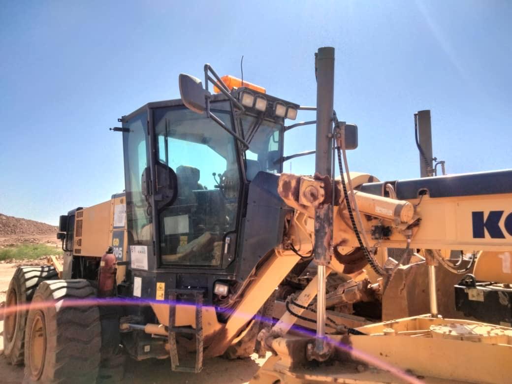 Niveleuse KOMATSU GD705