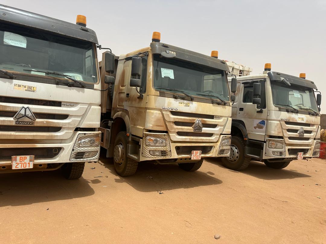 SINOTRUK HOWO — Trio cabines