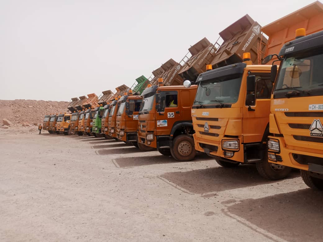 Flotte SINOTRUK HOWO — Panorama orange