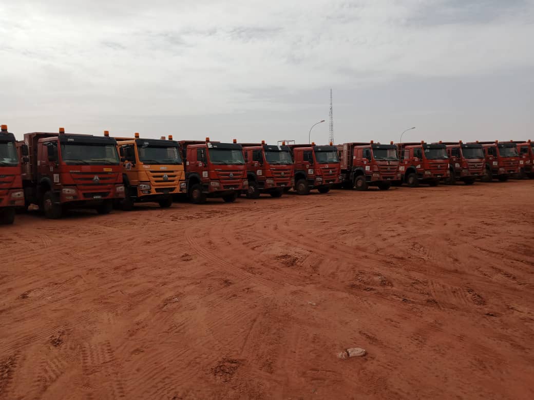 Flotte SINOTRUK HOWO — Alignement rouge