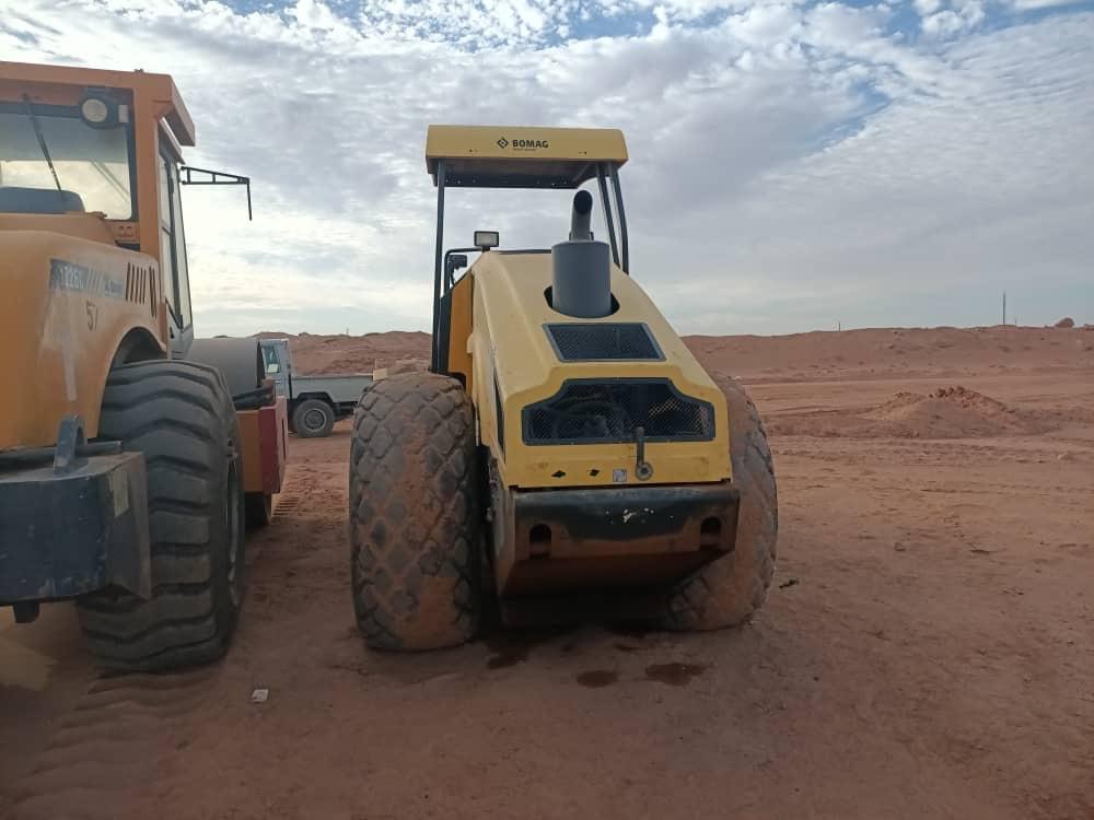 Compacteur BOMAG — Vue frontale